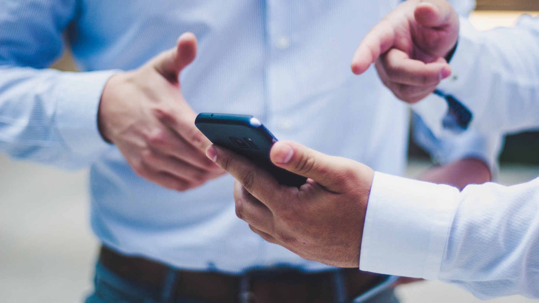 L'importanza del mobile-first design: crea esperienze coinvolgenti per i visitatori da dispositivi mobili